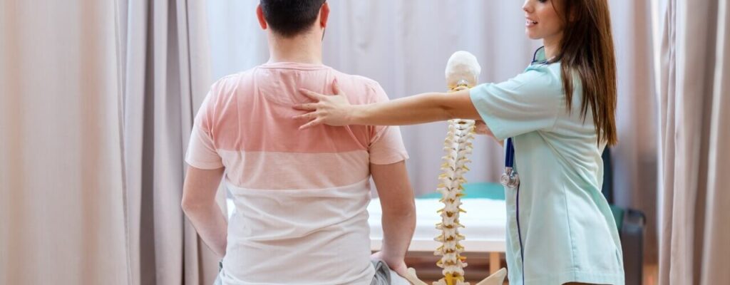 Does That Pain In Your Back Require Medical Attention? A Physical Therapist Could Help!